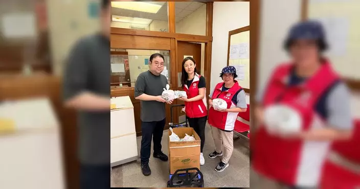 吳清清團隊完成愛心粽送贈 冒雨傳遞節日暖意