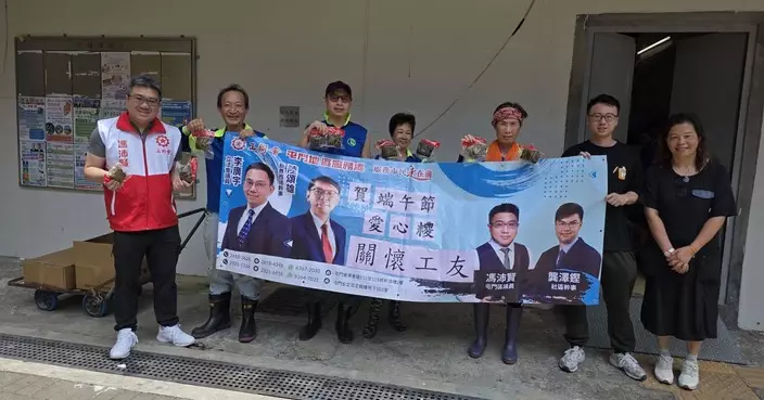 馮沛賢端午節探望安定邨清潔工友 提醒注意暑熱天氣安全