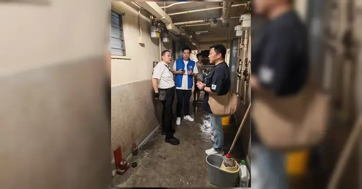 石荷樓食水喉損毁影響41至60室 議員關愛隊到場協助