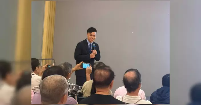 荃威關愛隊辦AI時代生存術講座 40多名街坊大讚講得好