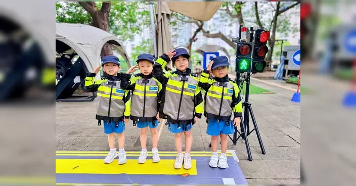 深水埗警區辦交通安全體驗活動 幼稚園學生模擬過馬路