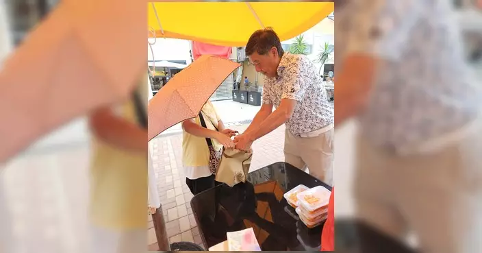 陳權軍李天賜聯辦愛心素食飯盒派發活動 感謝義工贊助人支持
