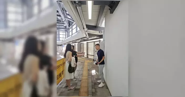 陳學鋒葉培基視察翔東邨巴士總站 即時向房屋署提改善建議
