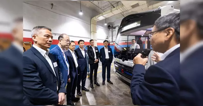 參觀城巴車廠及自動駕駛小巴 林銘鋒與議員交流綠色運輸發展