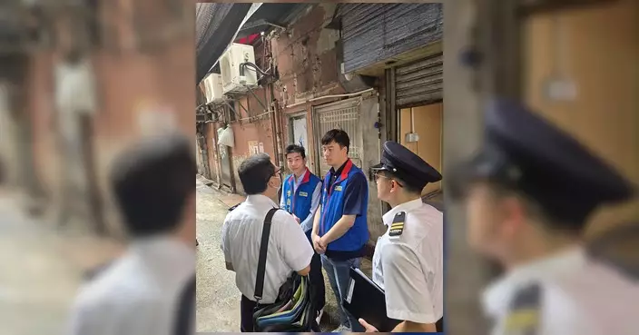 李啟立聯同食環署加強俊賢坊後巷滅鼠工作