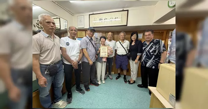 孫懷謹醫生榮休 街坊不捨送祝福