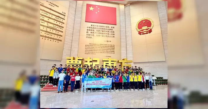 荃灣祈德尊關愛隊帶領中學生參觀駐軍展覽中心