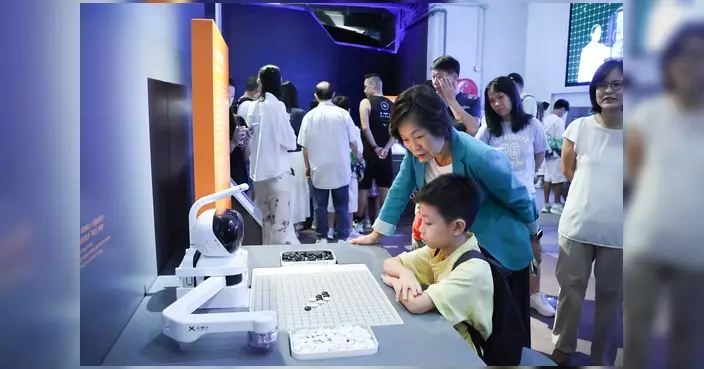 蔡若蓮訪科學館體驗創科展品 鼓勵家校攜手推動STEAM教育