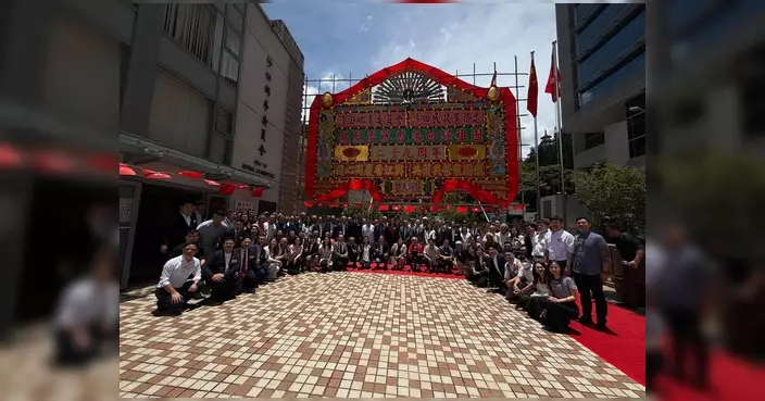 陳善明出席沙田回歸29周年升旗儀式 與居民同賞歌舞表演