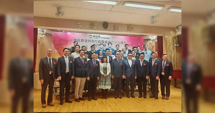 馮沛賢出席屯門升旗禮 與街坊共慶回歸
