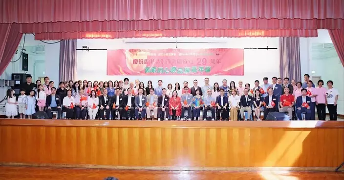 歐陽均諾出席回歸嘉年華 與街坊同賀香港回歸29周年