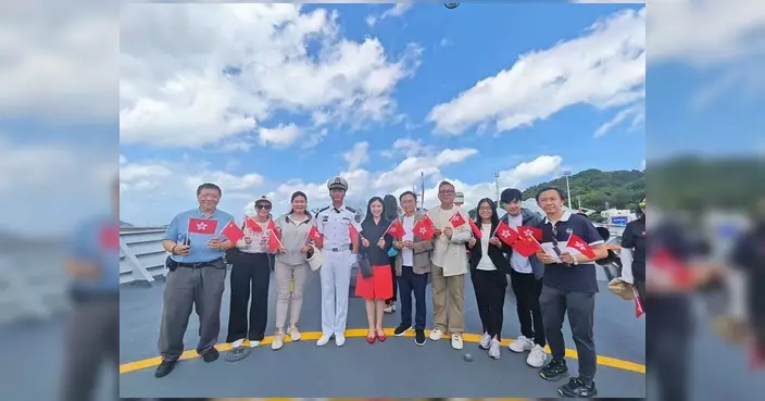 陳麗紅出席南寧艦衡陽艦歡迎儀式 登艦參觀感自豪