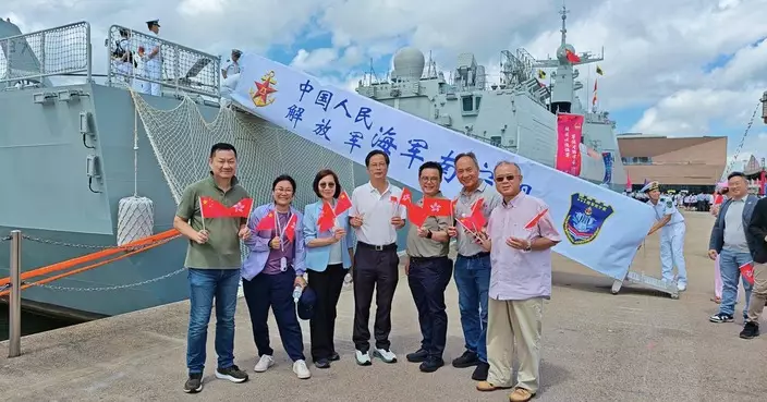 解放軍南寧艦衡陽艦訪港 陳建君登艦參觀讚嘆國之重器