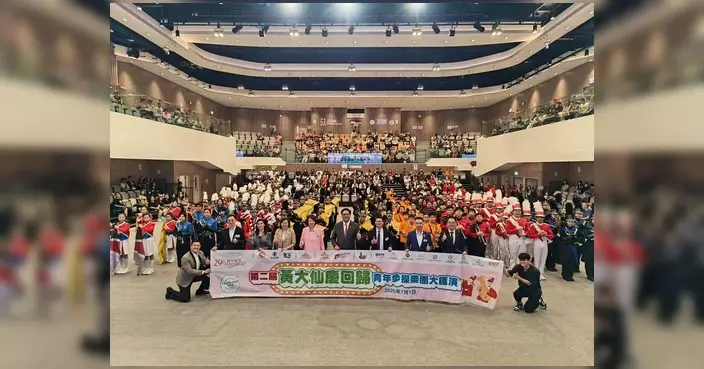 劉婉儀出席黃大仙青年步操樂團大匯演 與青年共慶回歸