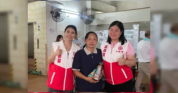 吳清清聯同何毅淦落區派物資 感謝工友堅守崗位撐起服務業