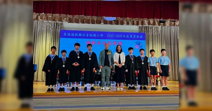 楊英瀚出席多場小學活動 見證學生英語音樂劇及畢業禮