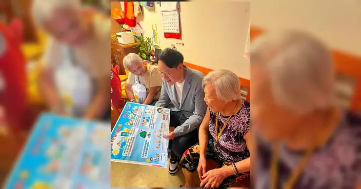 黃遠康小暑探訪獨居長者 送西瓜風扇助消暑