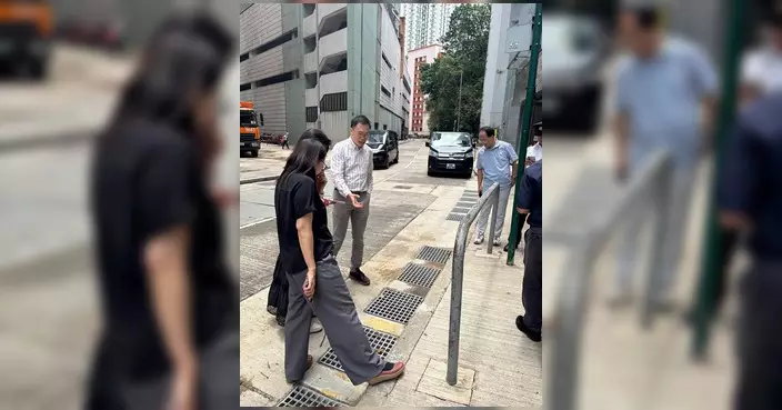 東區民政專員落區視察鰂魚涌暴雨淤塞 揭斜坡保護網損毀肇禍