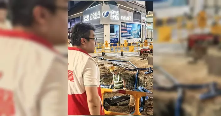 區議員馮沛賢凌晨跟進杯渡橋底水管維修 感謝工程人員連夜趕工