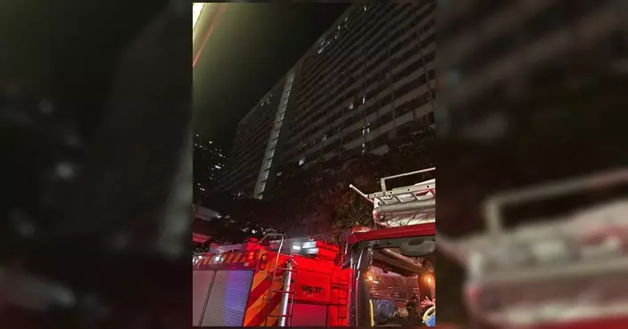 祥頌樓昨晚大停電 吳耀祖聯同區議員及關愛隊到場支援