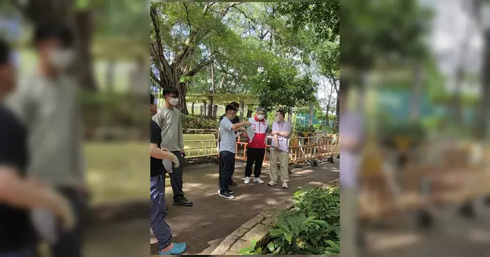 馮沛賢聯同房屋署路政署視察 跟進村內雨天去水及蚊患問題