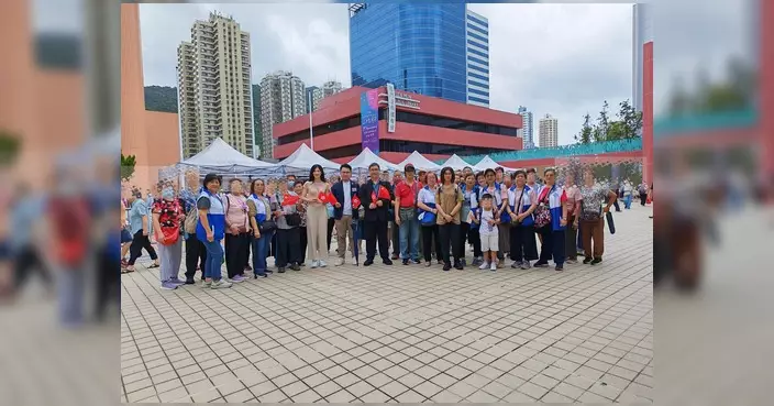 屯門湖景關愛隊60人參與回歸升旗禮 共慶香港回歸29周年