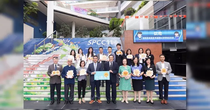 李浩然率委員會訪聖保羅男女中學附小 交流價值觀教育落實情況