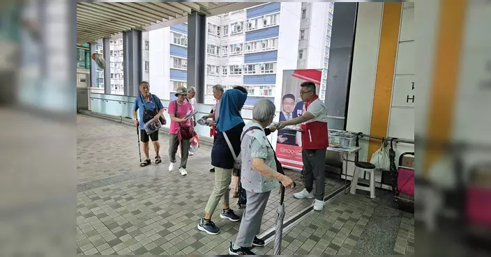 馮沛賢設街站匯報地區工作進度 聆聽街坊意見