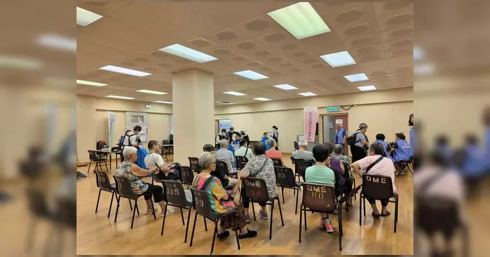 愛俊關愛隊愛民會堂辦義剪活動 左滙雄到場與街坊交流