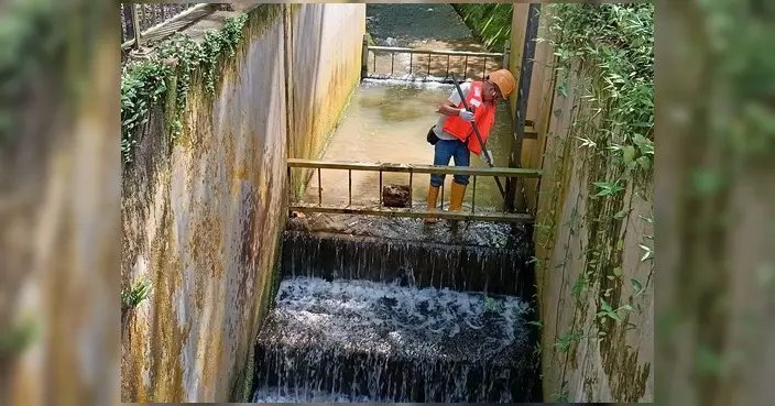 羅曉楓促清理御峰苑及御峰豪園後方渠道 防大雨溢水