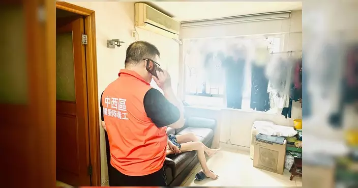 關愛隊半小時接兩求助 趕赴上門助低血糖不適長者送院