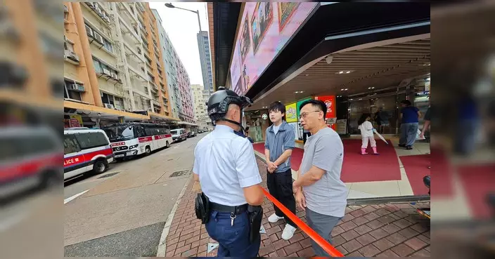 何坤洲陳偉明視察長沙灣道棚架倒塌現場 爭取明早5時前重開路段