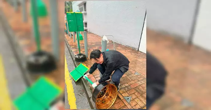 黃遠康颱風後巡區 扶正將軍澳塌樹及單車
