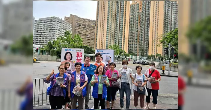 黃俊揚聯同義工葵涌邨設流動站 收集首個五年規劃意見