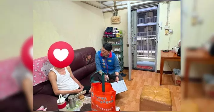 陳學鋒黃才立張偉楠家訪華富重建1B期受影響住戶 講解搬遷時間序