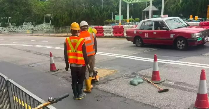 寮肚路行車道坑洞緊急修補 稍後全面重鋪