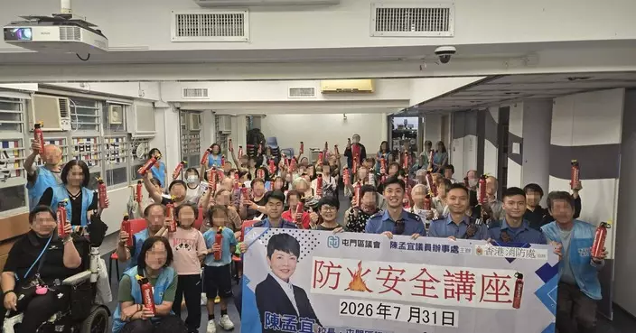 陳孟宜辦防火講座 消防員教逃生三寶送滅火器