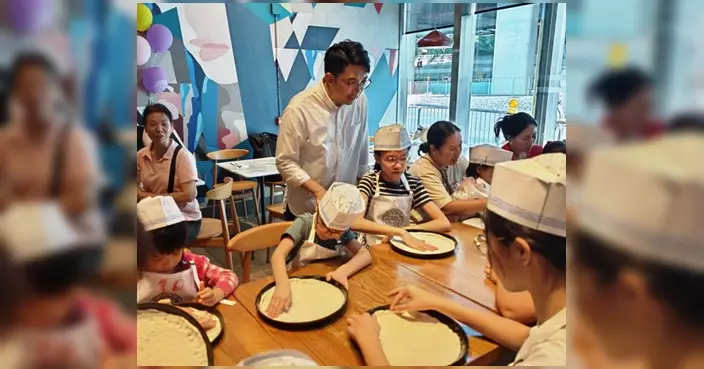 黃才立張偉楠辦親子Pizza工房 小朋友親手製薄餅樂在其中