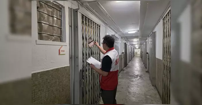 屯門區議員馮沛賢家訪跟進 協助街坊家居維修