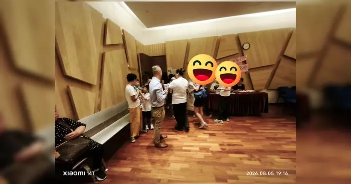 黃頴灝栢慧豪園會所辦影相服務 街坊攜老幼齊參與