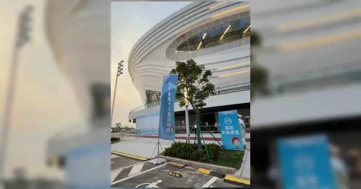 霍啟剛隨港體育界觀摩團赴茂名 見港澳學子亮相省運會開幕禮感動自豪