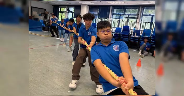 警察樂隊少年團體驗拔河 60位團員分組對決煉團隊精神