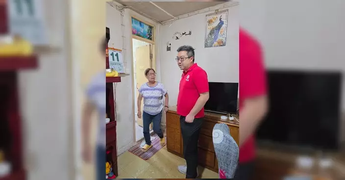 馮沛賢聯同安定關愛隊上門 為長者提供免費家居維修