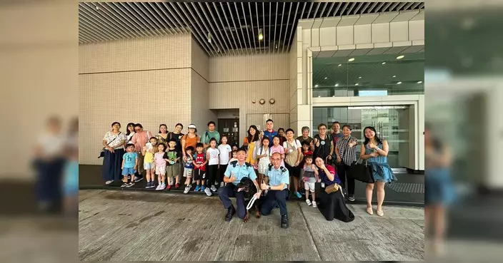 施永泰辦暑期活動 居民參觀中區警署體驗巡邏裝備
