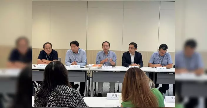 林偉江與議員約見政府部門 促請暫緩香港郵政合約制聘用新安排