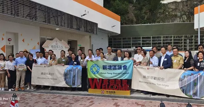 柯創盛與議會同事視察曉茵邨入伙安排