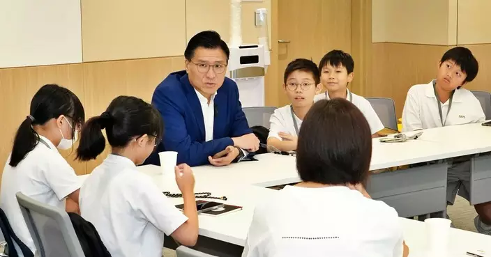 邱達根與高小生激辯兒童用社交媒體 支持立法規管年齡核實