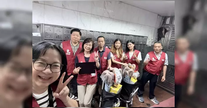 東區關愛隊恆常家訪 派發防煙面罩講解使用方法