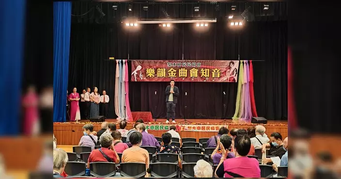 馮卓森出席梨木樹金曲活動 與街坊分享社區資訊