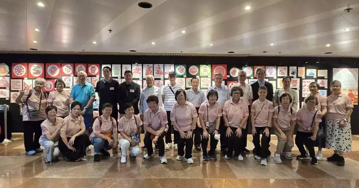 劉佩玉出席中華婦女事業協會剪紙展 讚揚銀齡長者技藝